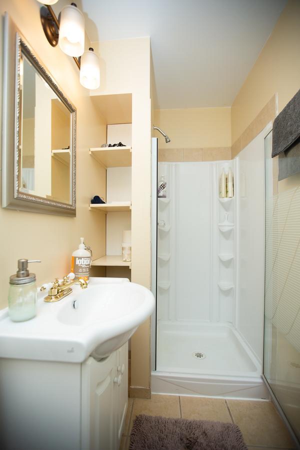 Alpenrose Revelstoke Bed & Breakfast Номер фото